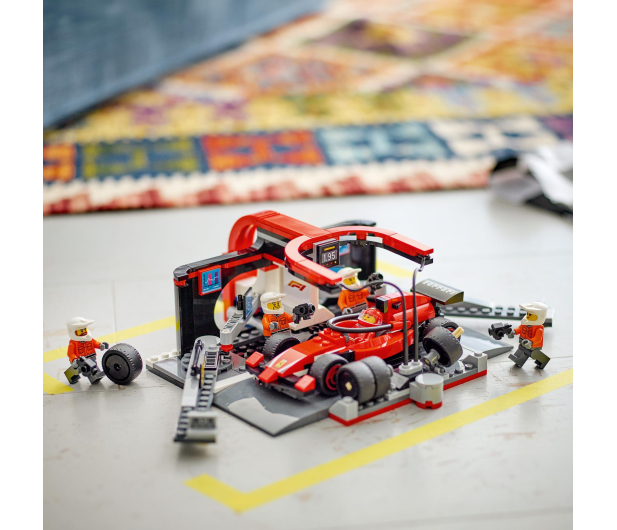 LEGO City 60443 F1® Pit stop i mechanicy z bolidem Ferrari - 1298083 - zdjęcie 9